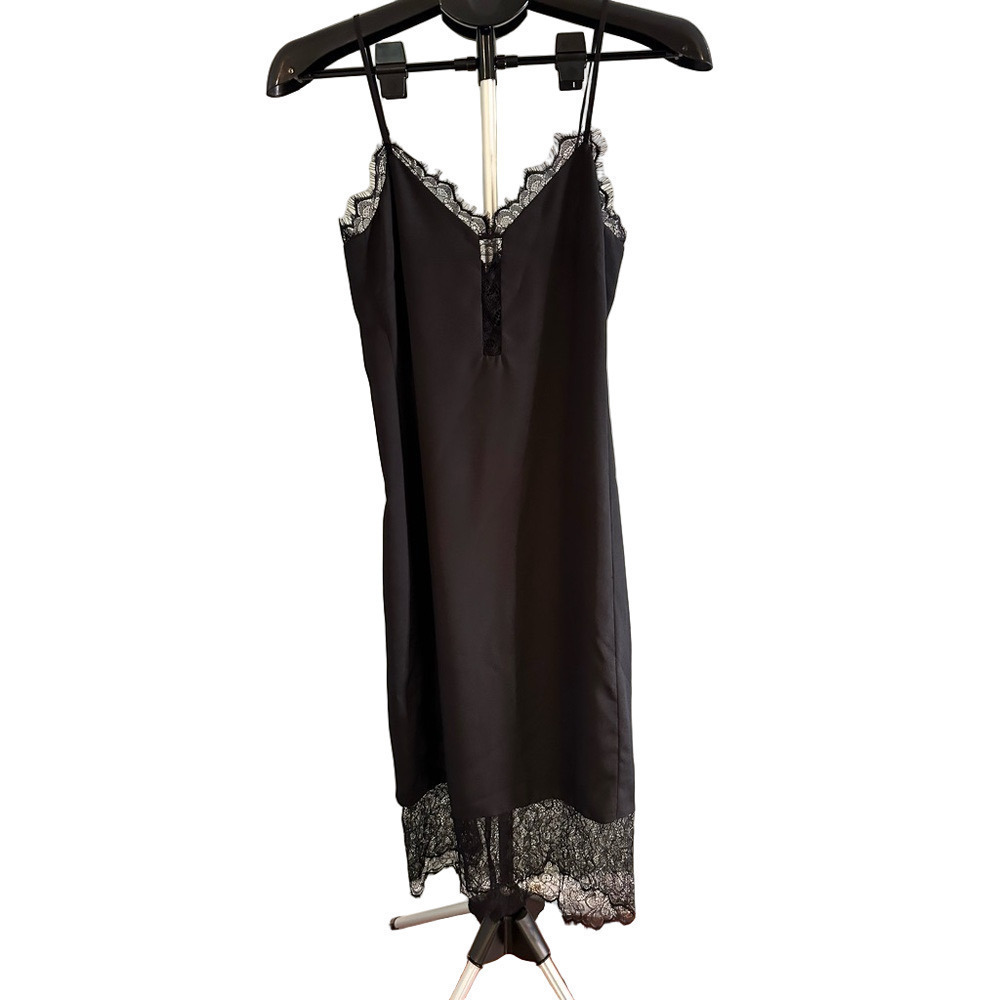 HOUSE OF HARLOW x REVOLVE V NECK BLACK LACE MIDI DRESS
